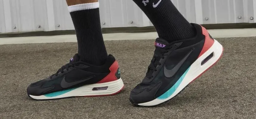 На Joom подешевели кроссовки Nike Air Max. Топовые модели отдают по низким ценам
