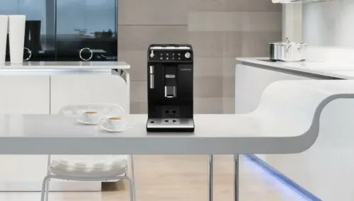 Срочно хватаем кофемашину De’Longhi по рекордно низкой цене. Она идеальна для эспрессо и капучино