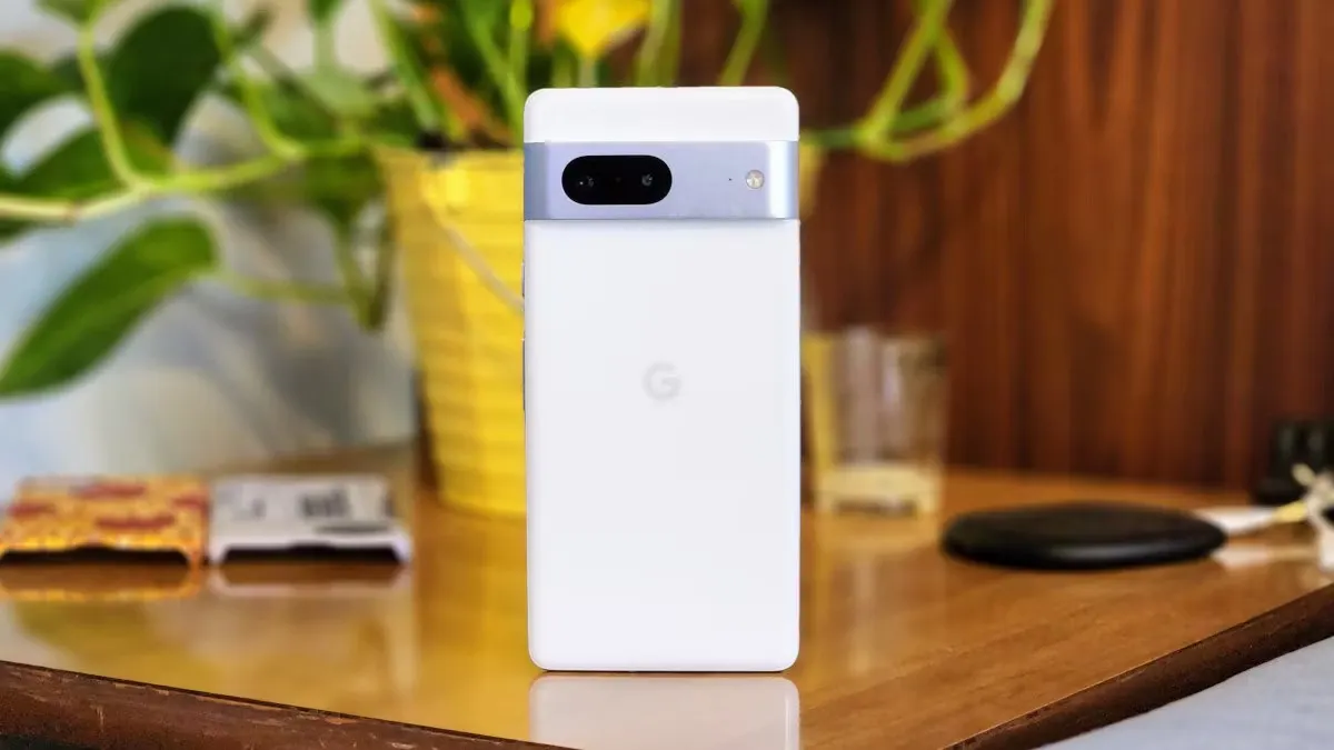 Этот Google Pixel — самый оптимальный камерофон бренда. Мы точно знаем, где его лучше взять