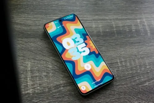 Google Pixel 8 отдают с неплохой скидкой. Это один из лучших камерофонов на рынке