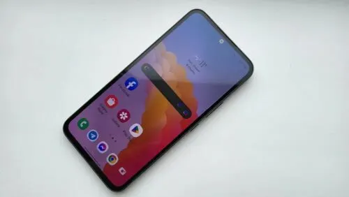 Легендарный Samsung Galaxy обесценился на Маркете. Хватаем, пока он есть в наличии
