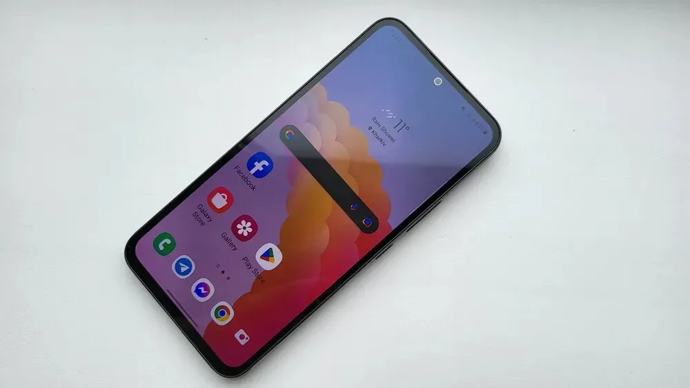 Легендарный Samsung Galaxy обесценился на Маркете. Хватаем, пока он есть в наличии