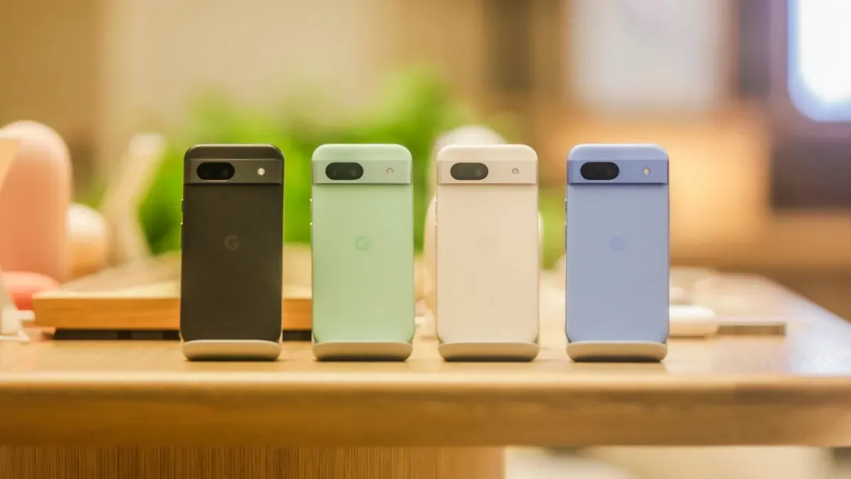 Google Pixel 8a впервые подешевел в России. Брать или нет?