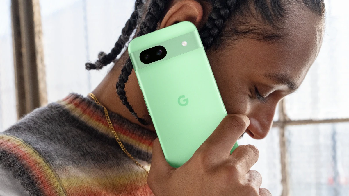 Представлен Google Pixel 8a. У него габариты, как у iPhone 15, но он заметно дешевле