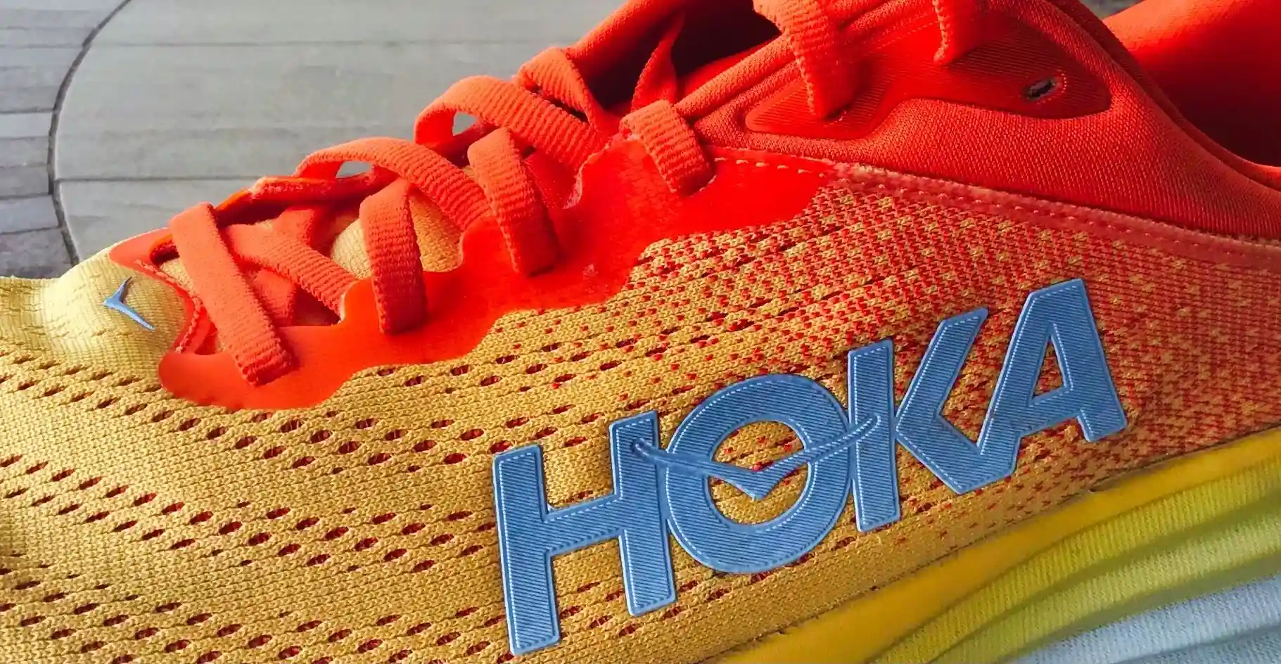 Эти технологичные кроссовки уделывают Nike и adidas. На Joom их отдают с большими скидками