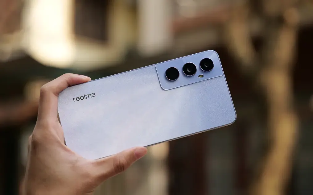 До России добрался новенький Realme C65. Стоит ли брать этот перспективный бюджетник?