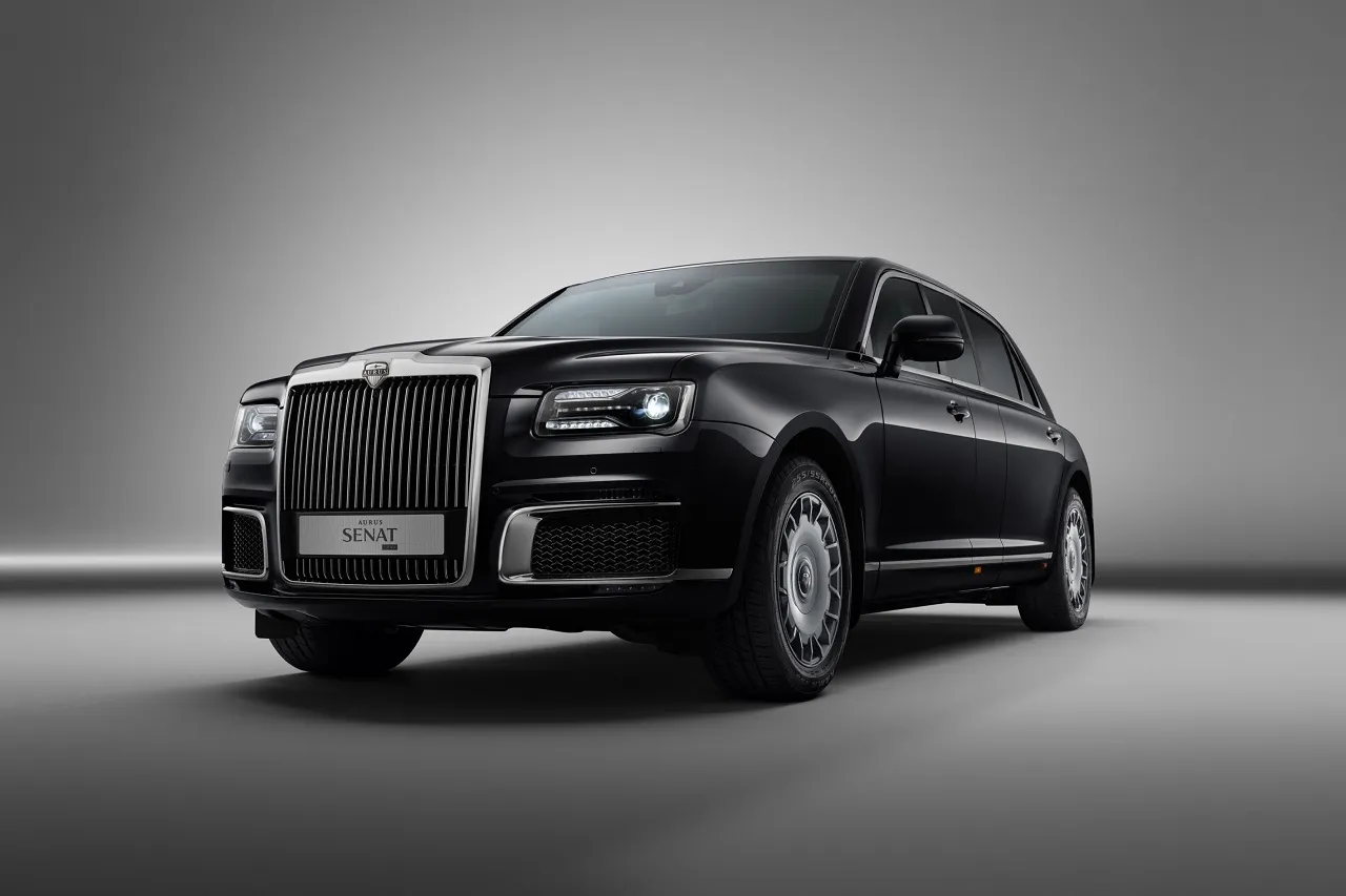 Что не так с самым дорогим автомобилем России Aurus? Водитель президентского кортежа разобрал минусы машины