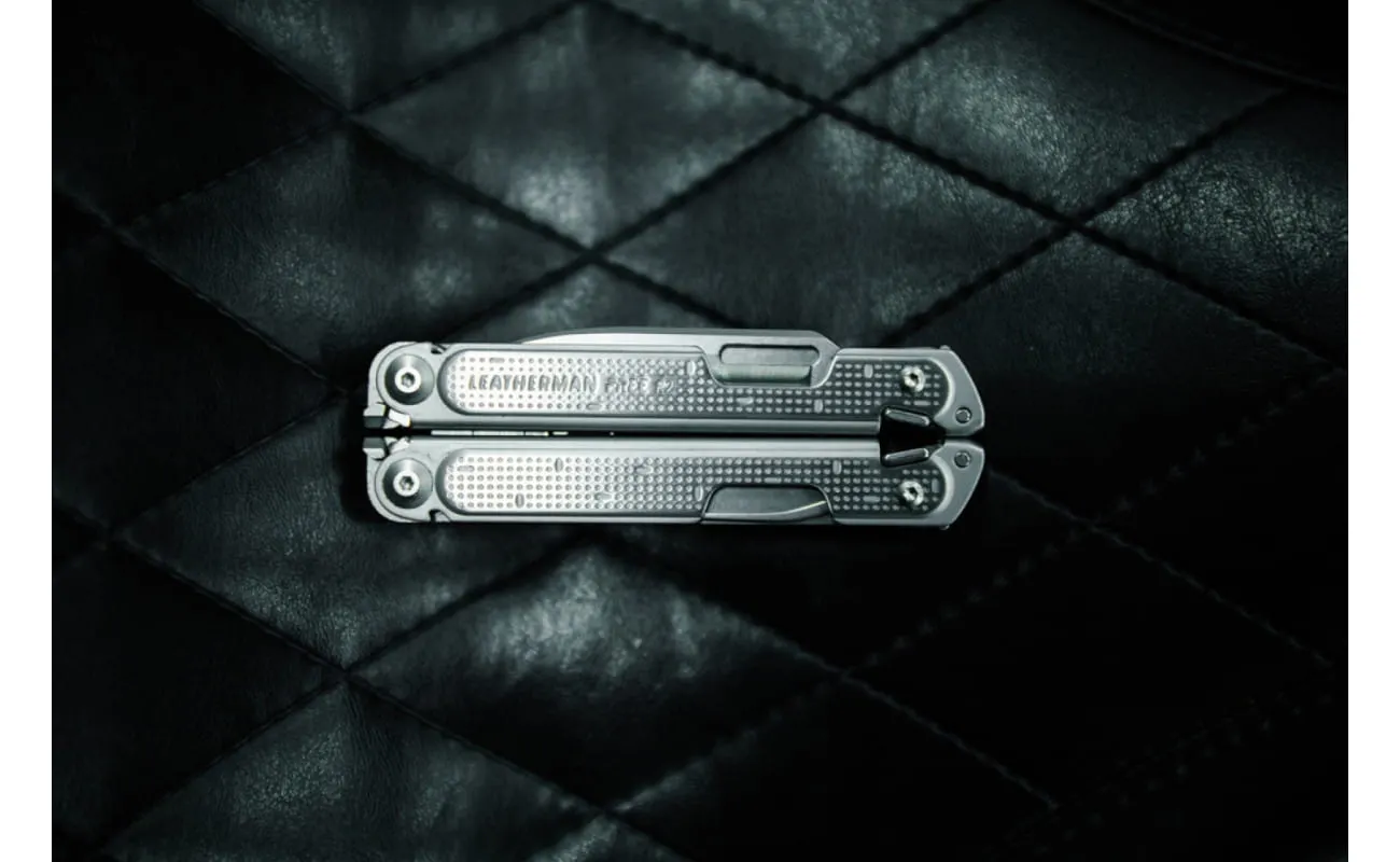 Этот мультитул Leatherman – один из самых доступных. 19 инструментов и чехол в комплекте