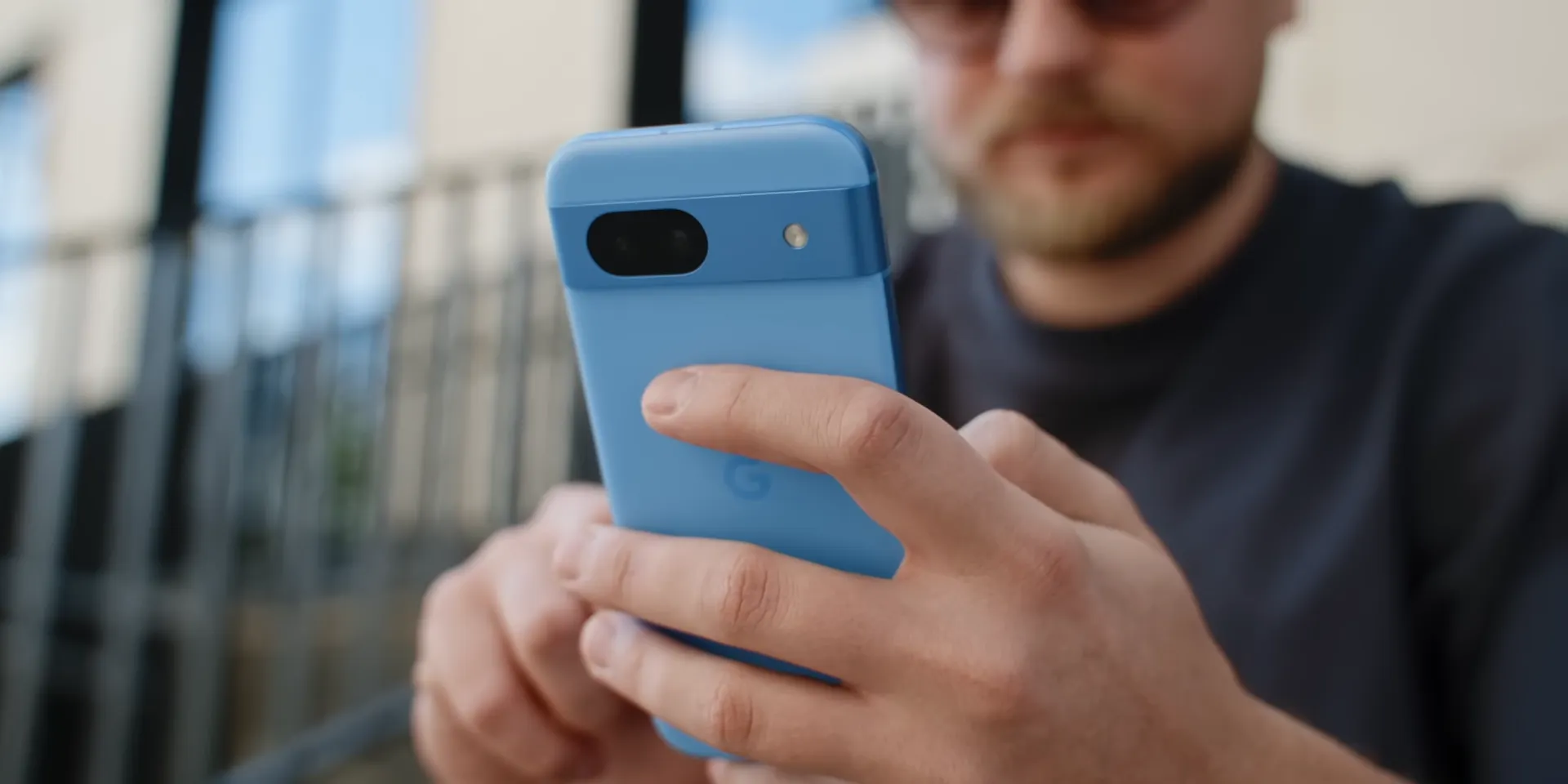 «Телефон хороший. Для 2019 года». Пользователи разнесли Google Pixel 8a