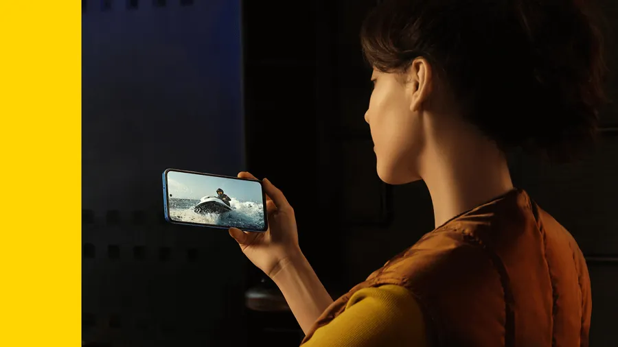 Про этот Xiaomi Poco все забыли, а зря. Недорогой смартфон с приличной камерой и стереозвуком