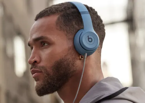 Apple выпустила новые наушники Beats. У них жирная автономность и три вида подключения