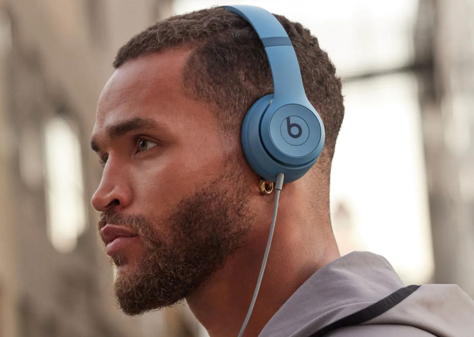 Apple выпустила новые наушники Beats. У них жирная автономность и три вида подключения