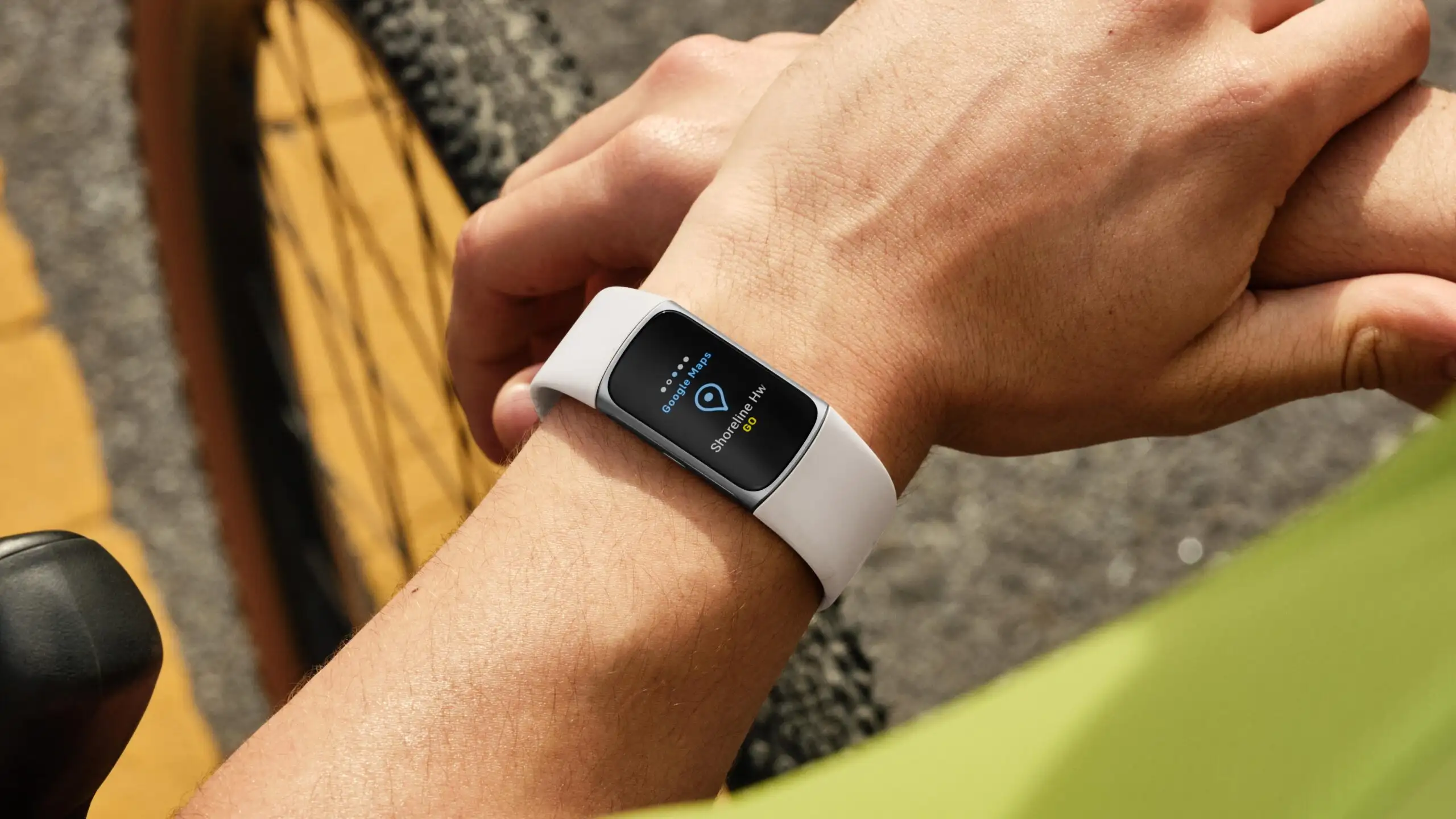 7 лучших фитнес-браслетов под любой бюджет. От классического Xiaomi Mi Band до премиального Garmin