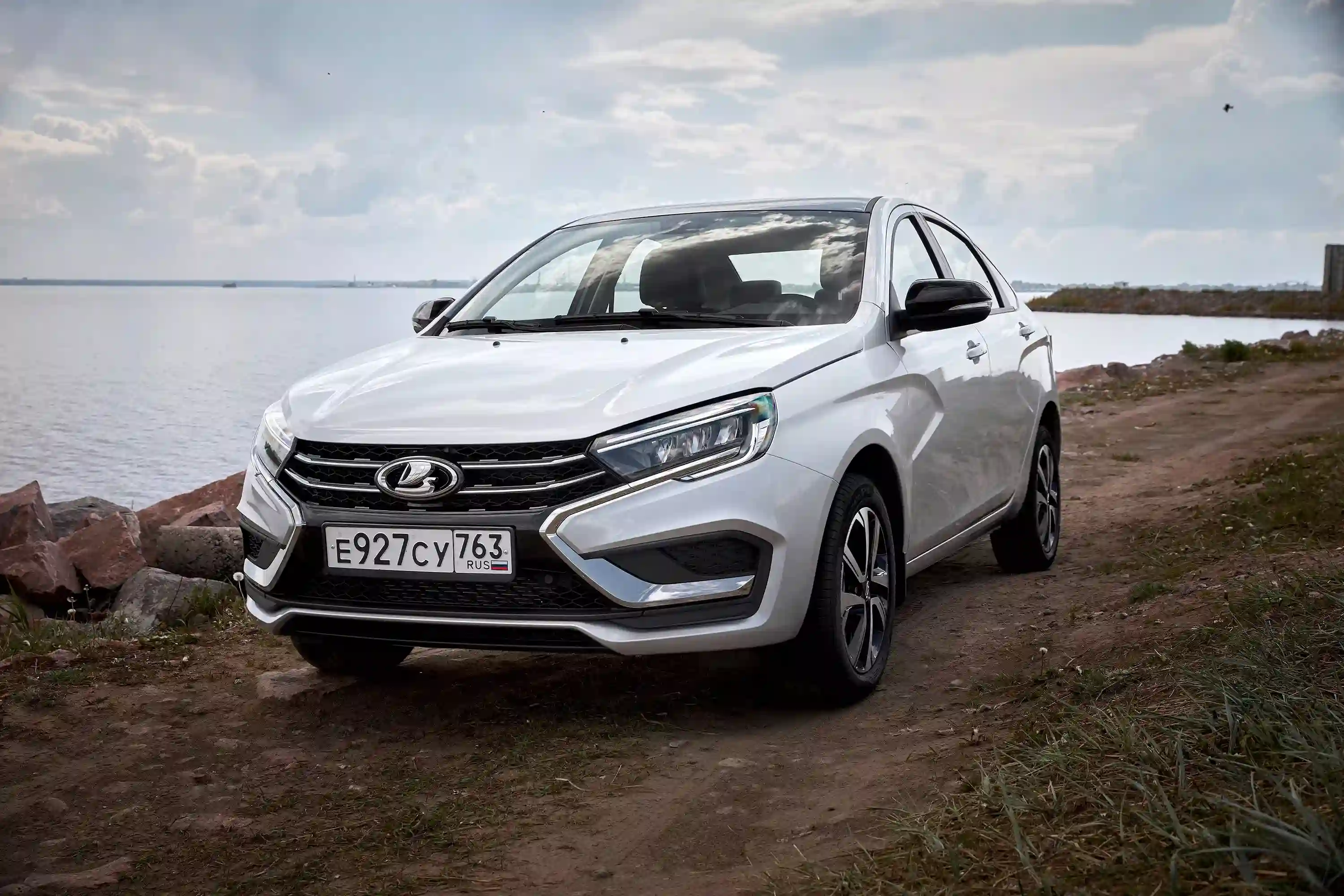 Lada Vesta можно купить по цене Granta. Акция от АвтоВАЗа действует до конца мая