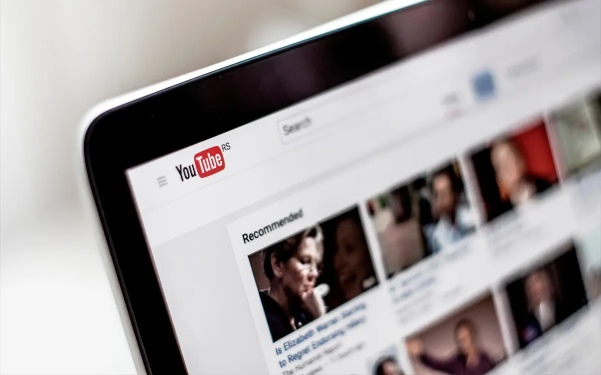 YouTube начал агрессивно бороться с блокировкой рекламы. Для просмотра видео придется отключить AdBlock