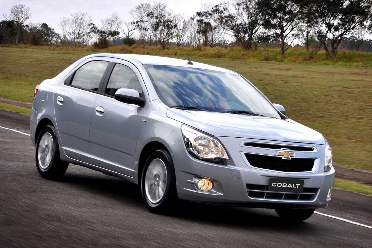 Chevrolet Cobalt можно взять дешевле, чем Lada Granta. Дилер отдаст машину за 940 тысяч рублей, но с условием