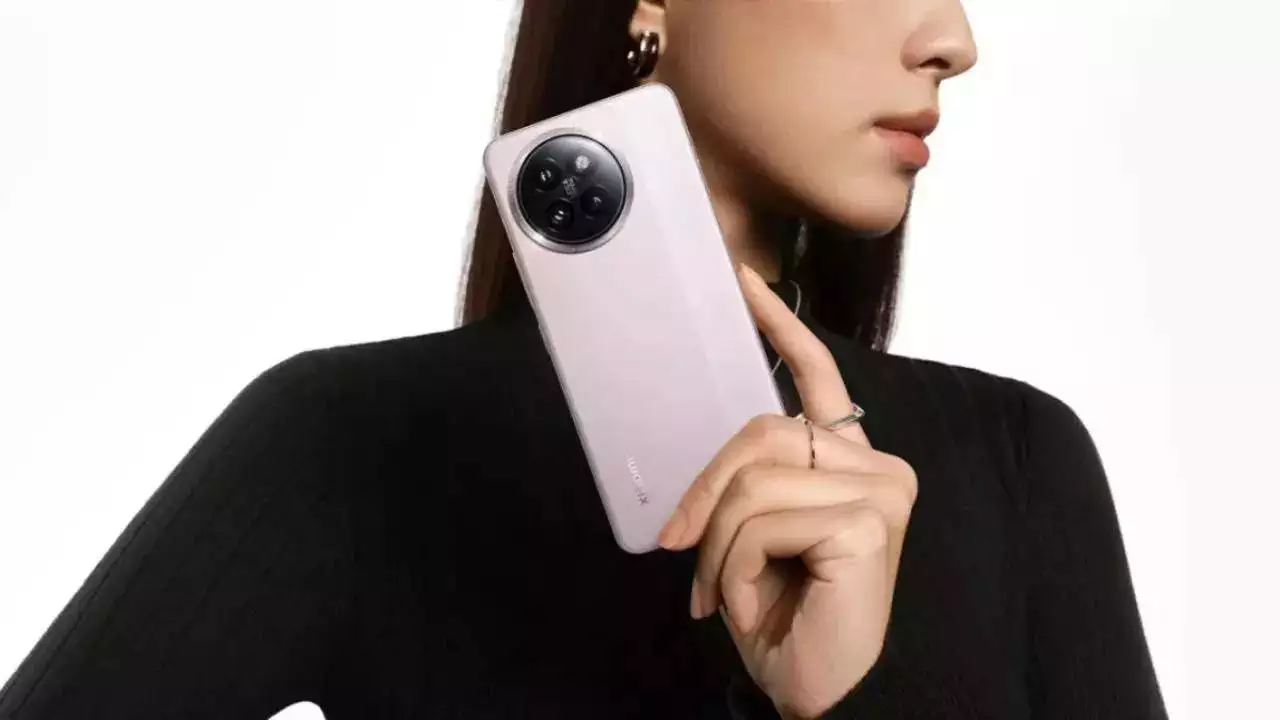 Мощный Xiaomi 14 Civi показали всему миру. У него AMOLED-дисплей, быстрая память и камера Leica