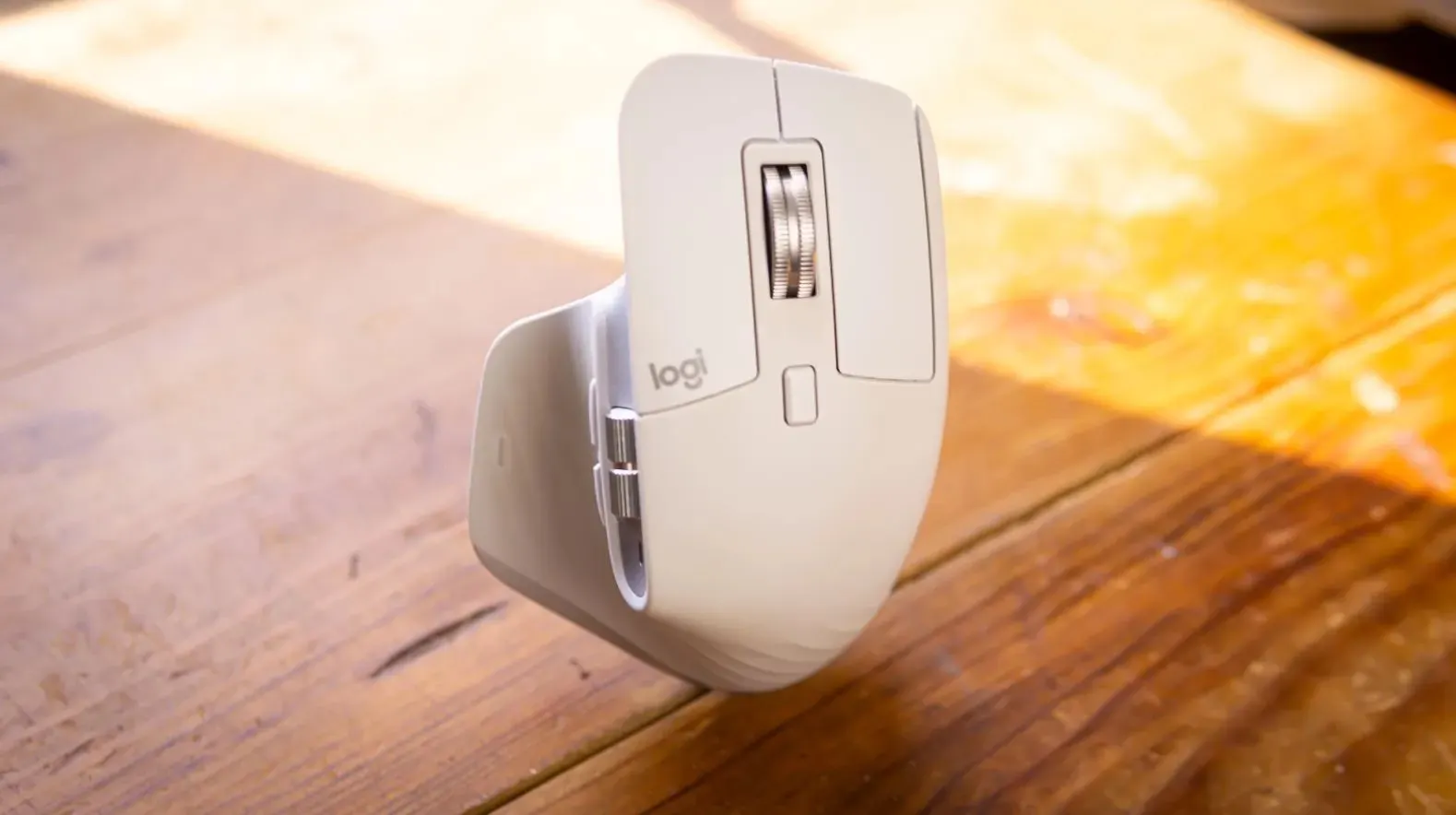Популярная мышь Logitech MX Master рухнула в цене. Она просто создана для MacBook