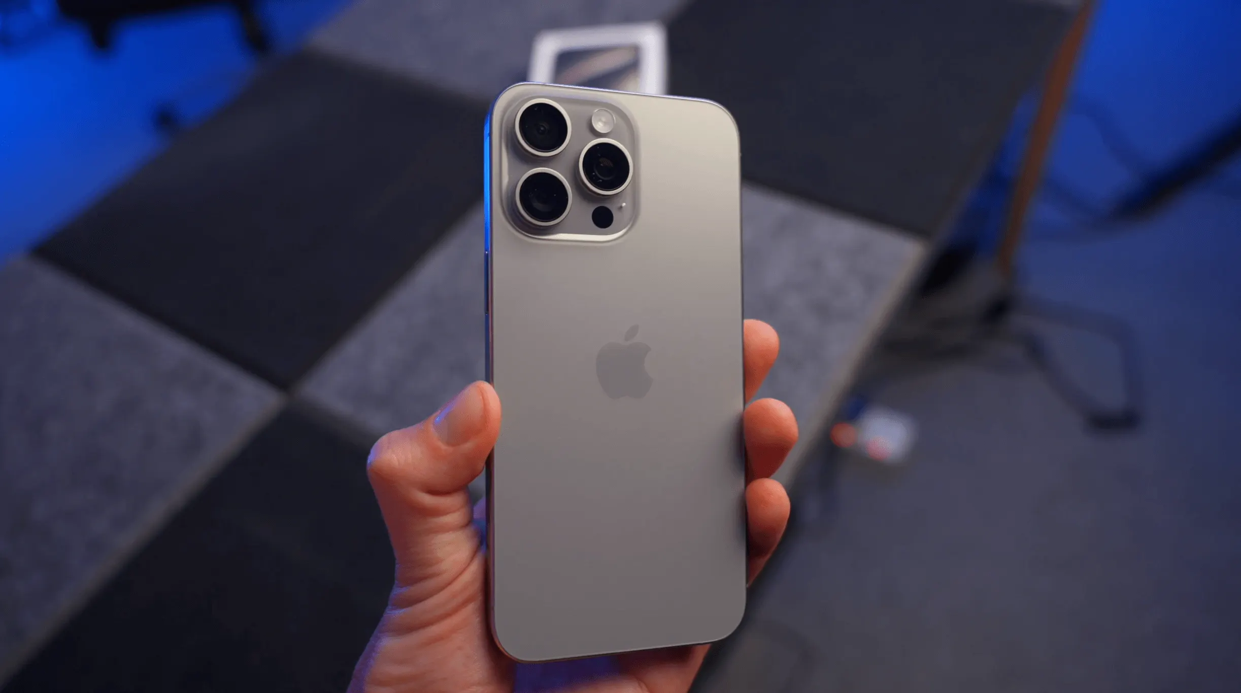 Все iPhone 15 Pro и Pro Max подешевели в России. Как выгодно взять смартфоны Apple в июне 2024 года?
