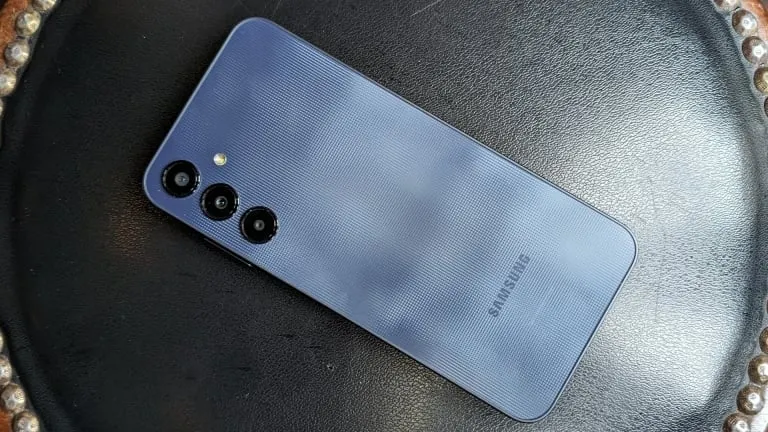 Вы видели, что Samsung предлагает всего за 16 тысяч рублей? 120-герцовый экран, шустрый чип и навороченные камеры