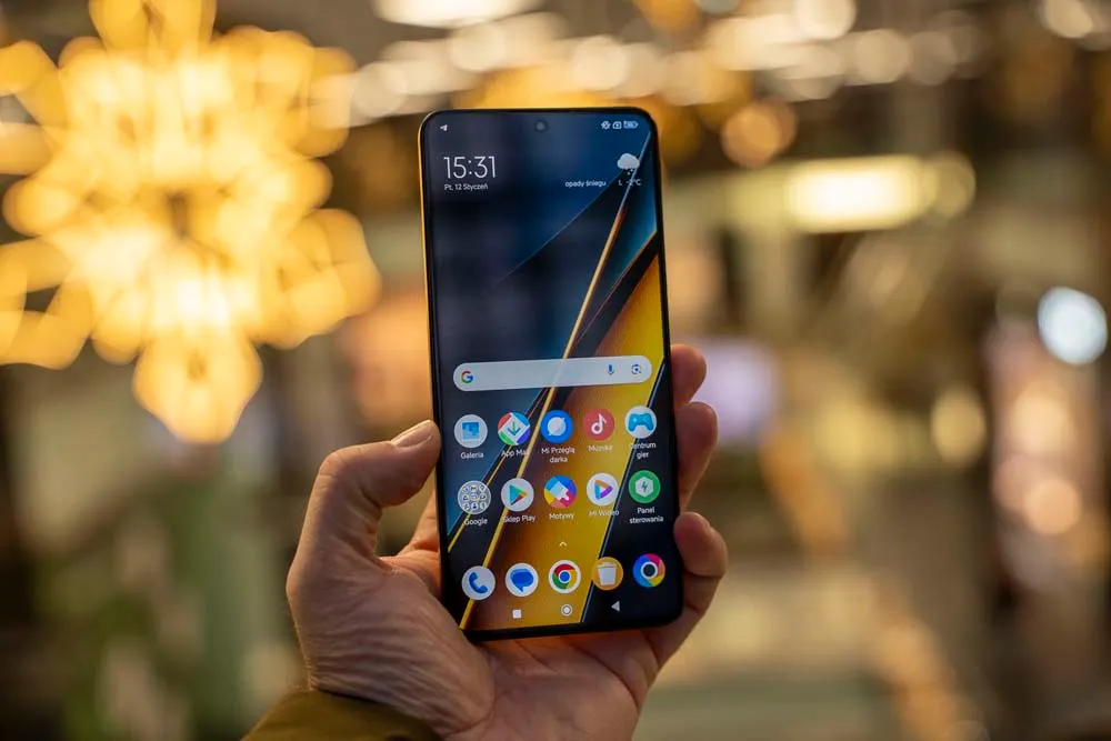 Этот Xiaomi Poco — лучший девайс для покупки в конце лета 2024 года. Сейчас он стоит исторически дёшево