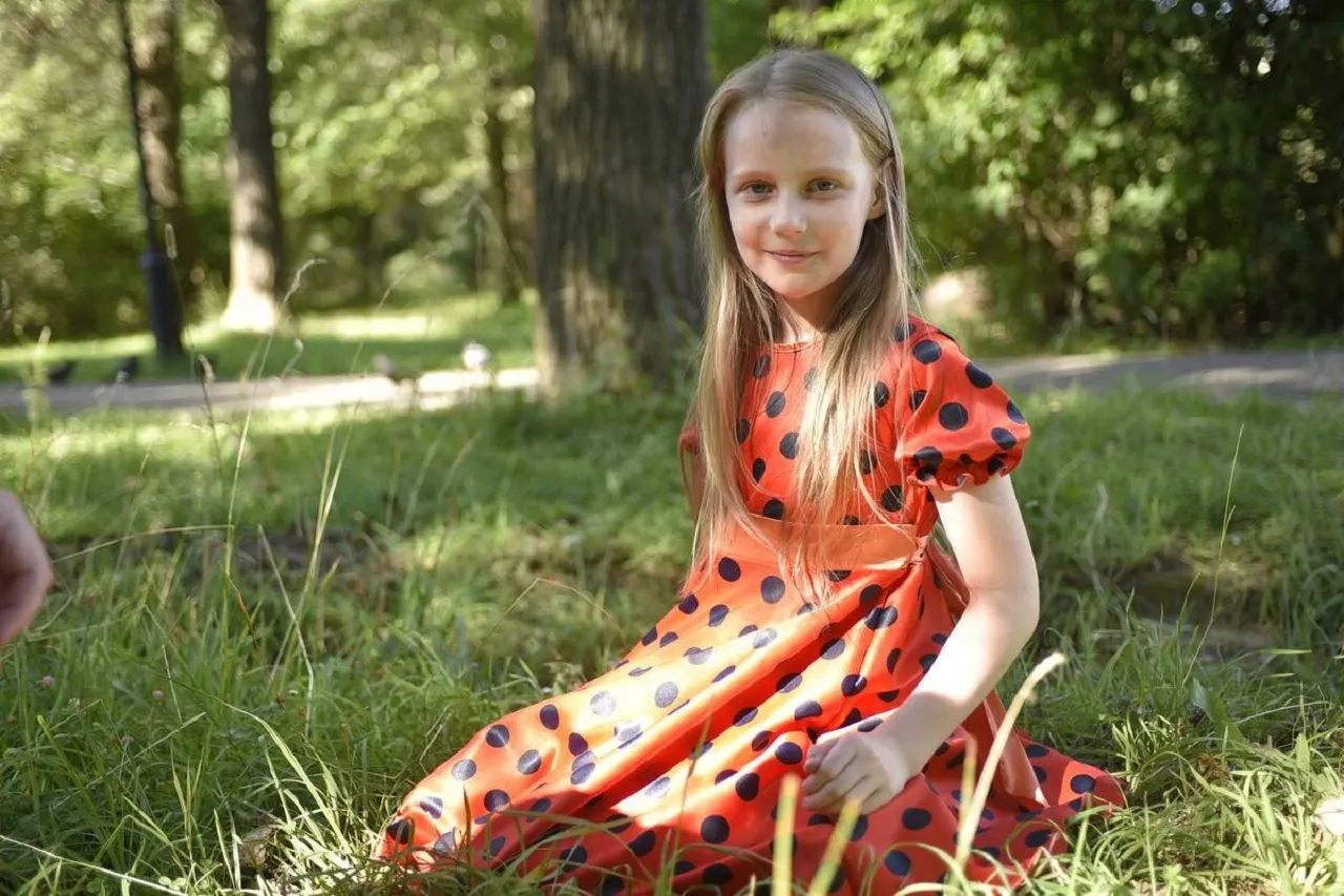 Алиса Теплякова получила первый диплом. 11-летняя студентка МГУ будет учить незрячих детей