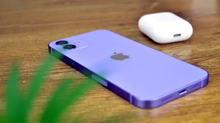 Этот iPhone – лучший до 50 тысяч рублей. Его еще можно найти в продаже