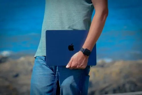 Этот MacBook Air стал максимально выгодным после выхода нового поколения. Отличный вариант для покупки весной 2025 года