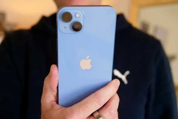 iPhone 14 Plus здорово подешевел в июле. Стоит ли брать смартфон с большим экраном?