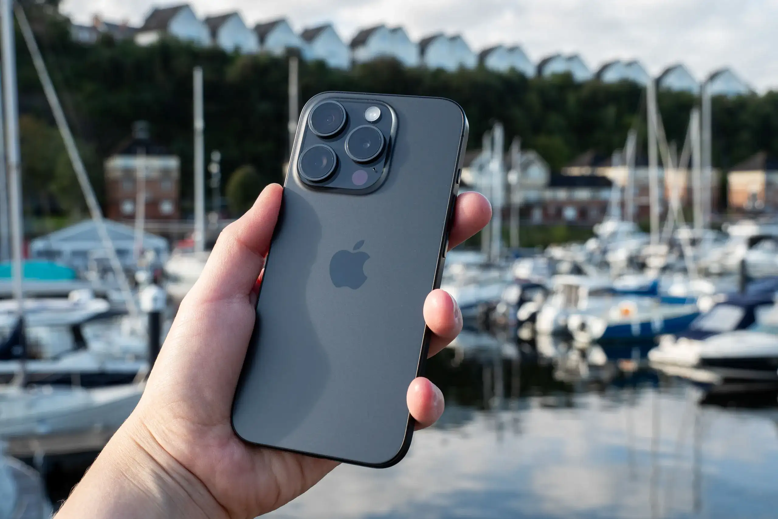 10 самых выгодных смартфонов для покупки в июле. Два топовых iPhone и классные Xiaomi Poco