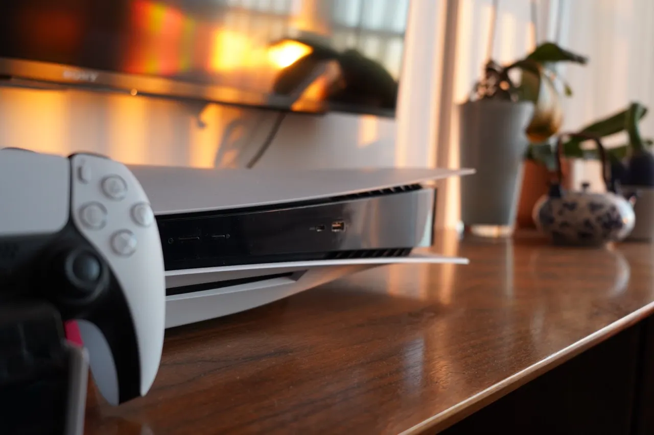 5 гаджетов, которые разочаровали меня сильнее всего. От бесполезной PlayStation 5 до новых iPhone