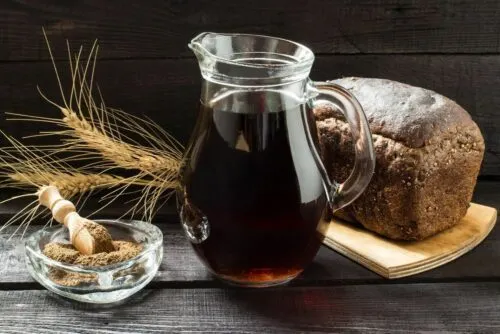 8 лучших видов кваса. От напитка из «ВкусВилла» до варианта из легендарной желтой бочки
