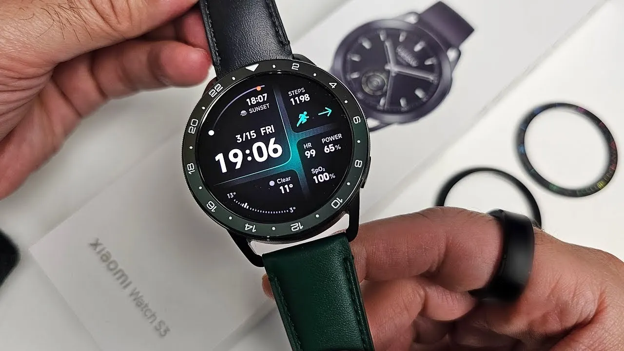 Флагманские смарт-часы Xiaomi рухнули в цене. Это модель с классическим дизайном и уникальной фичей