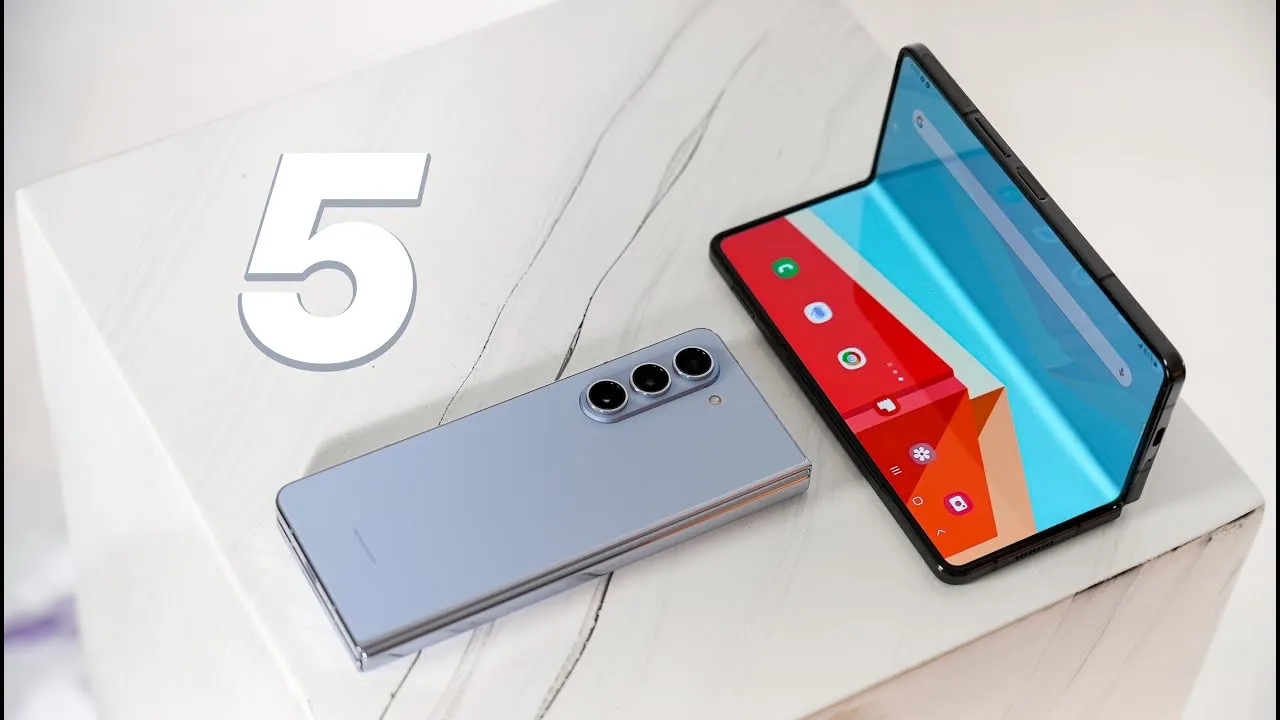 Самое время брать Galaxy Z Fold 5. Премиальный складной смартфон Samsung мощно подешевел в России