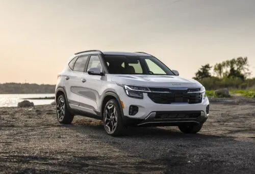 Кроссоверы Kia Seltos сочно подешевели в России. Но за жирную комплектацию придется переплатить