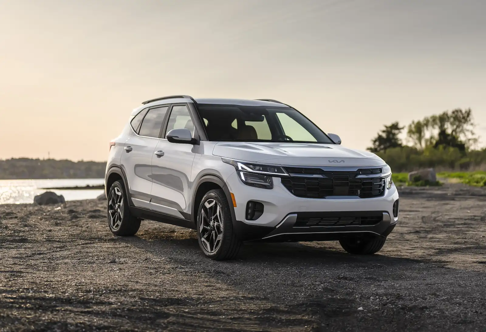 Кроссоверы Kia Seltos сочно подешевели в России. Но за жирную комплектацию придется переплатить