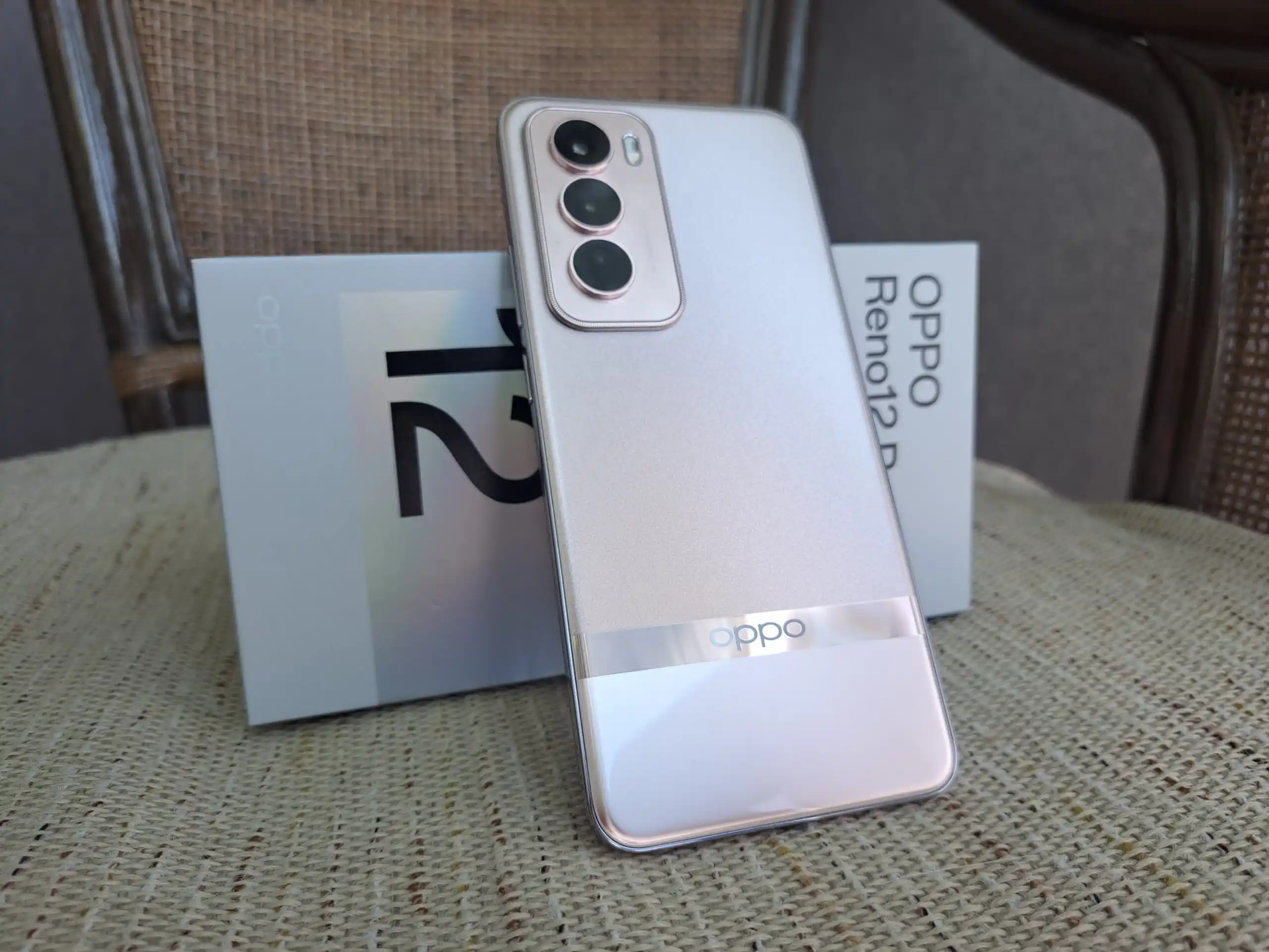 10 первых впечатлений от Oppo Reno 12 Pro. Классные камеры, ИИ-фишки и тонкий корпус