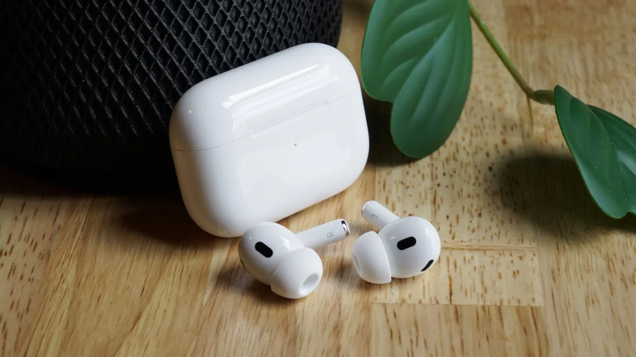 Какие AirPods Pro 2 выбрать – USB-C или Lightning? Между ними нет никакой разницы
