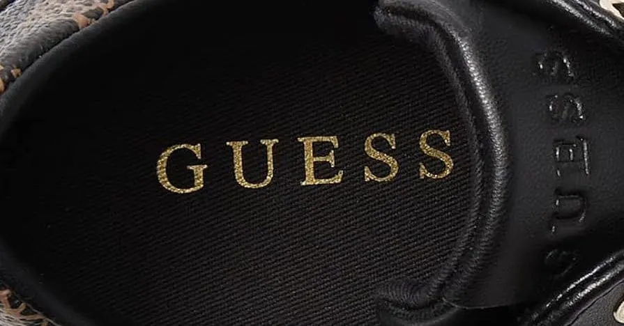 Кроссовки от Guess обесценились на Яндекс Маркете. Эти модели сливают за копейки