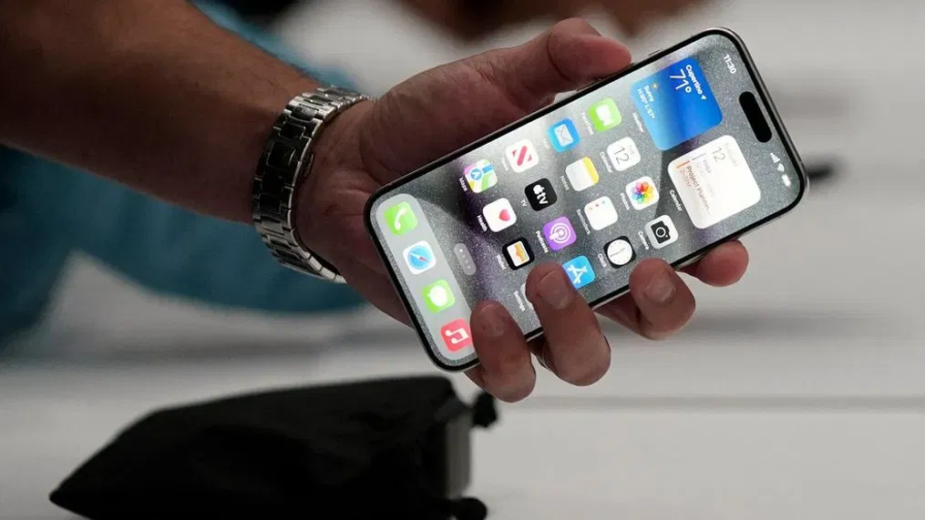 iPhone 15 устареет раньше других смартфонов Apple. Стоит ли его покупать?
