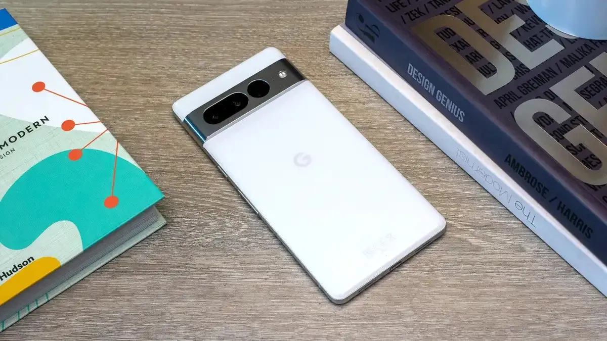 Google Pixel 7 Pro буквально рухнул в цене на Маркете. Его можно смело брать и в 2024 году