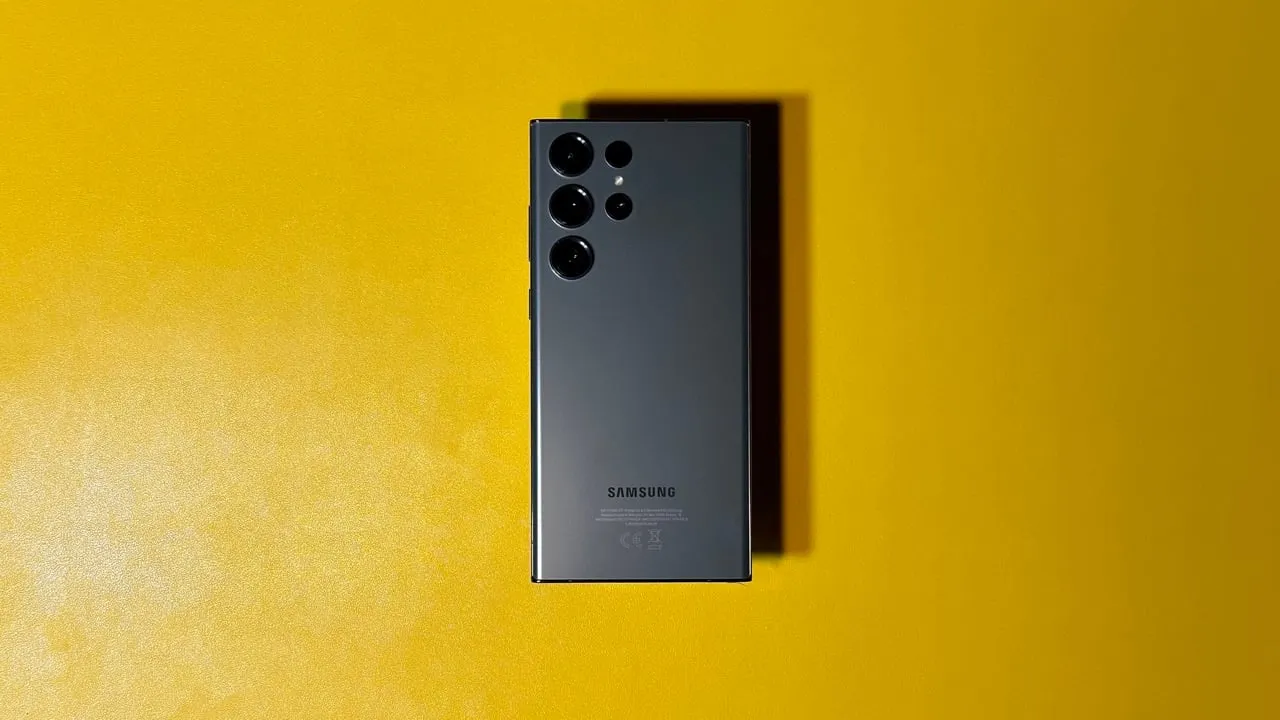 Samsung Galaxy Ultra рекордно подешевел в России. Суперфлагман на Android отдают по цене базового iPhone
