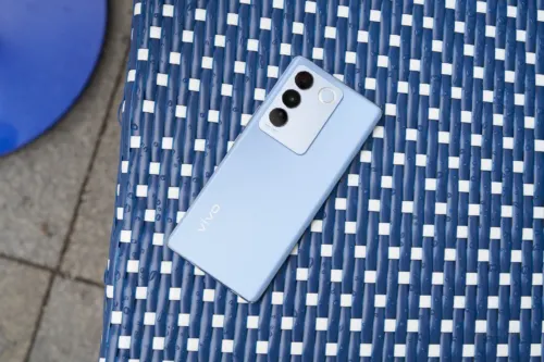 Об этом стильном Vivo никто не знает, а зря. Он наконец-то подешевел на Маркете