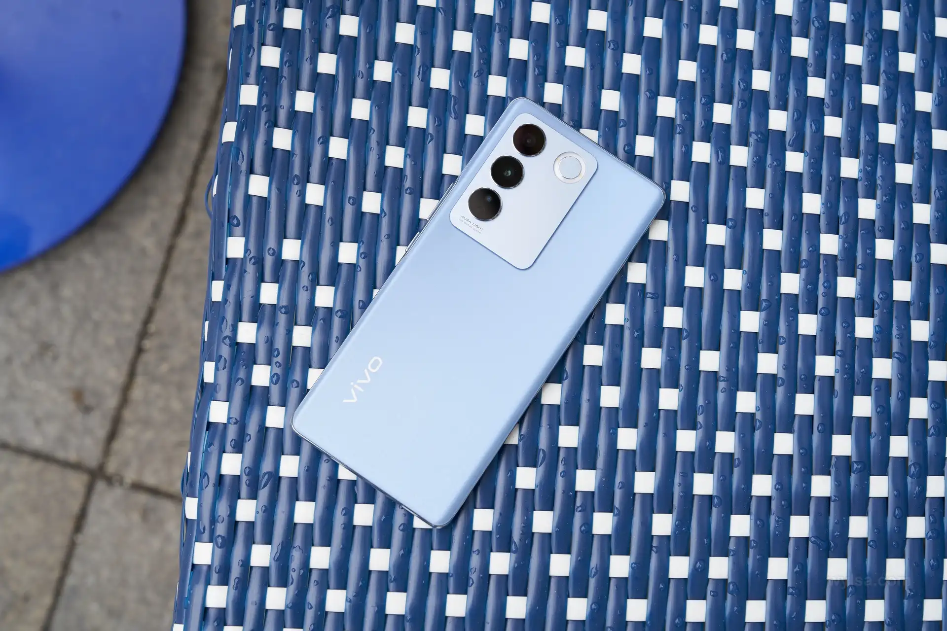 Об этом стильном Vivo никто не знает, а зря. Он наконец-то подешевел на Маркете