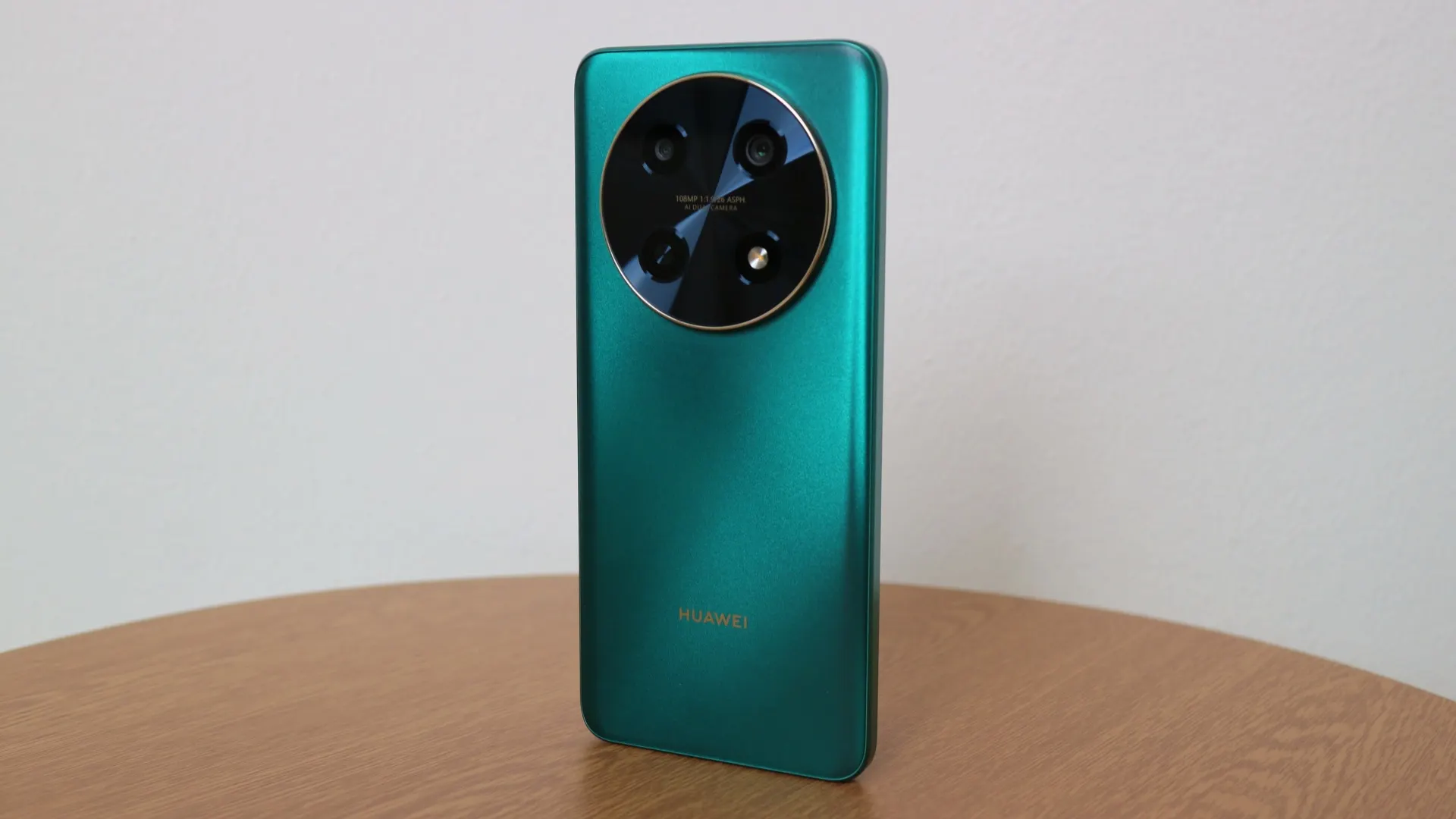 Huawei Nova 12i — недооцененный монстр за 13 тысяч рублей. Чем хорош этот бюджетник?