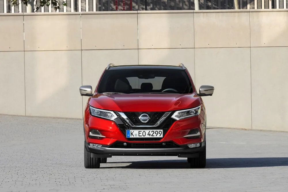 В Россию вернулись Nissan Qashqai. Разницы между машинами второго и третьего поколения почти нет