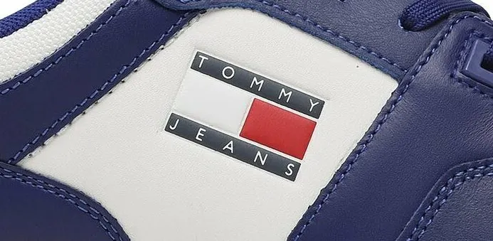 Эти кроссовки от Tommy Hilfiger нужно брать. Их цена рухнула на Яндекс Маркете