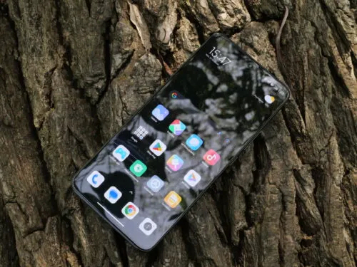Лучший субфлагман Xiaomi обесценился в России. Он тянет любые игры и снимает не хуже «пикселей»