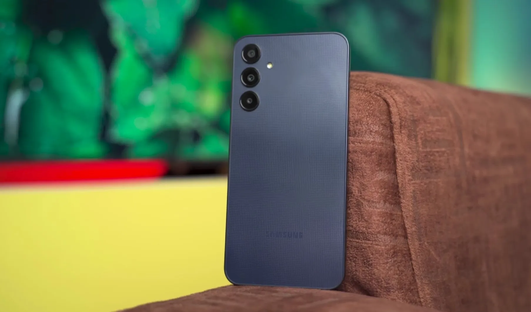 «Недорогой, но очень качественный». Лучший бюджетник Samsung Galaxy сливают за копейки