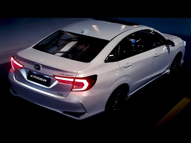 В России появился новый седан Honda. Модель стоит дешевле российских автомобилей